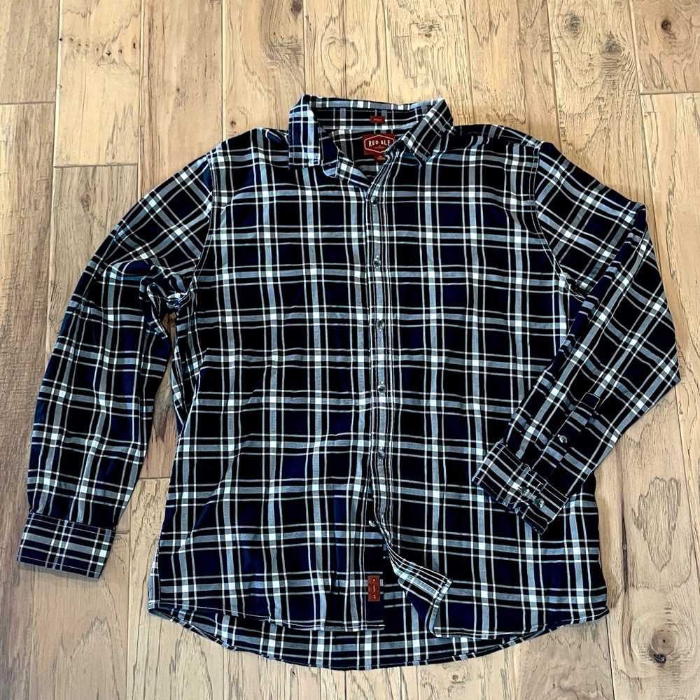 Red Ale by Alesbury Men’s Black and White Plaid Button Down Shirt, size XL
